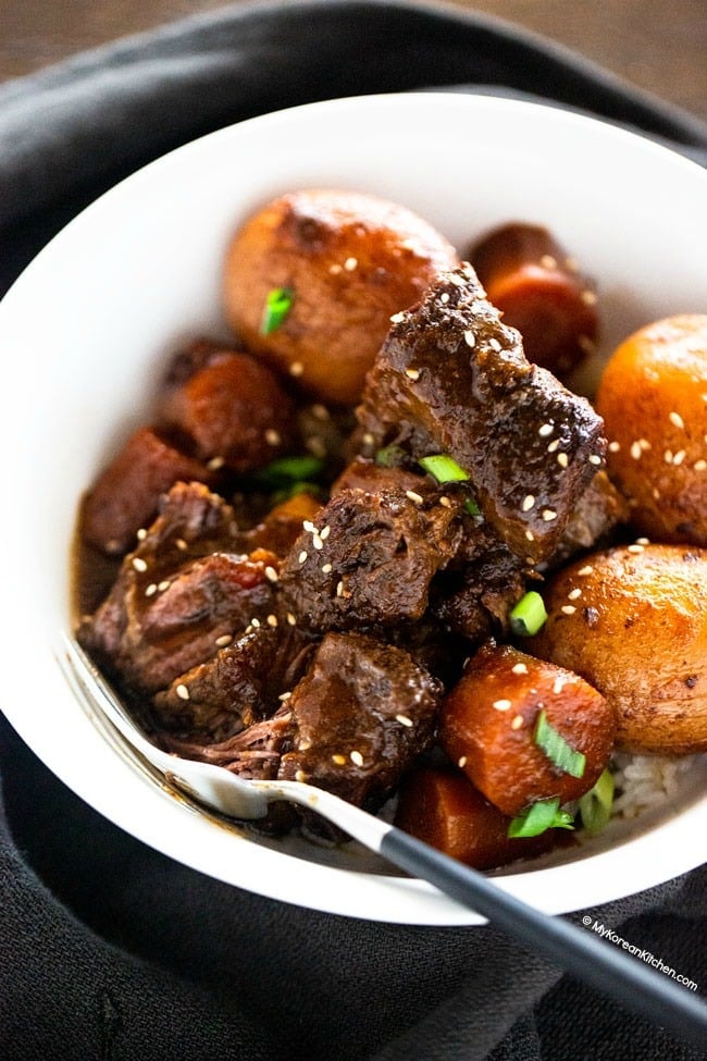 Effortless Slow Cooker Korean Short Ribs: Fork Tender Recipe